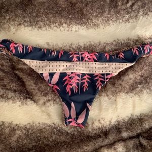 acacia heliconia bottoms